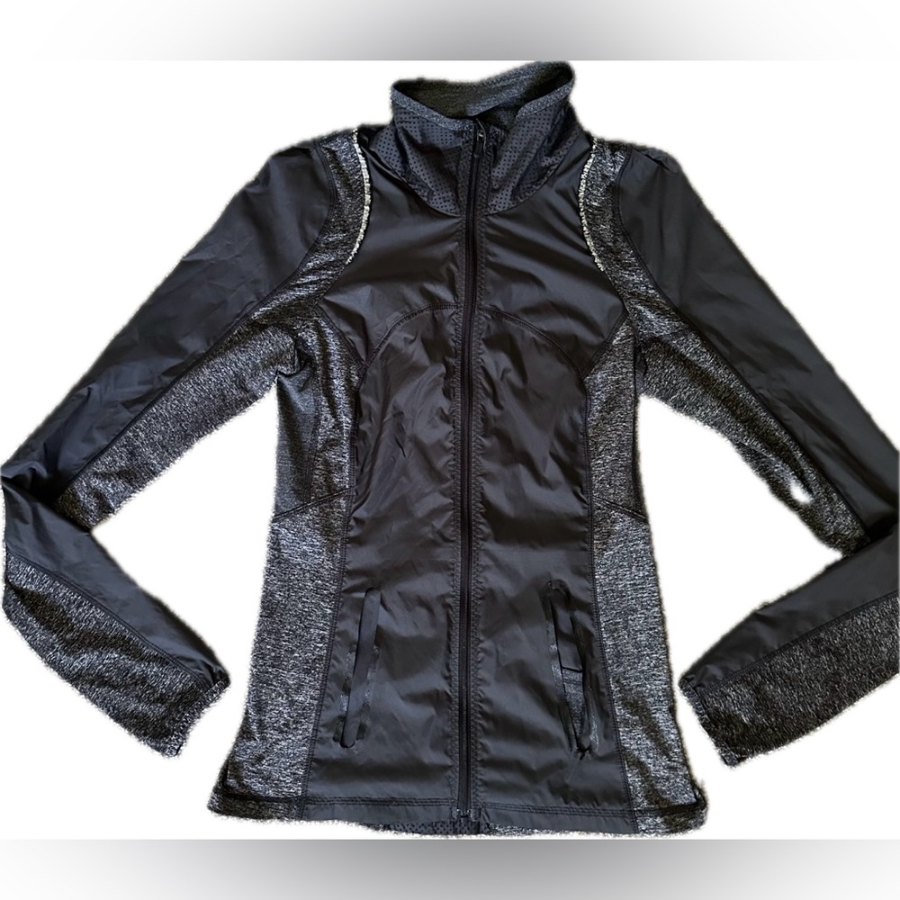 Lululemon Run: Featherweight Hybrid Jacket - Picture 7 of 12